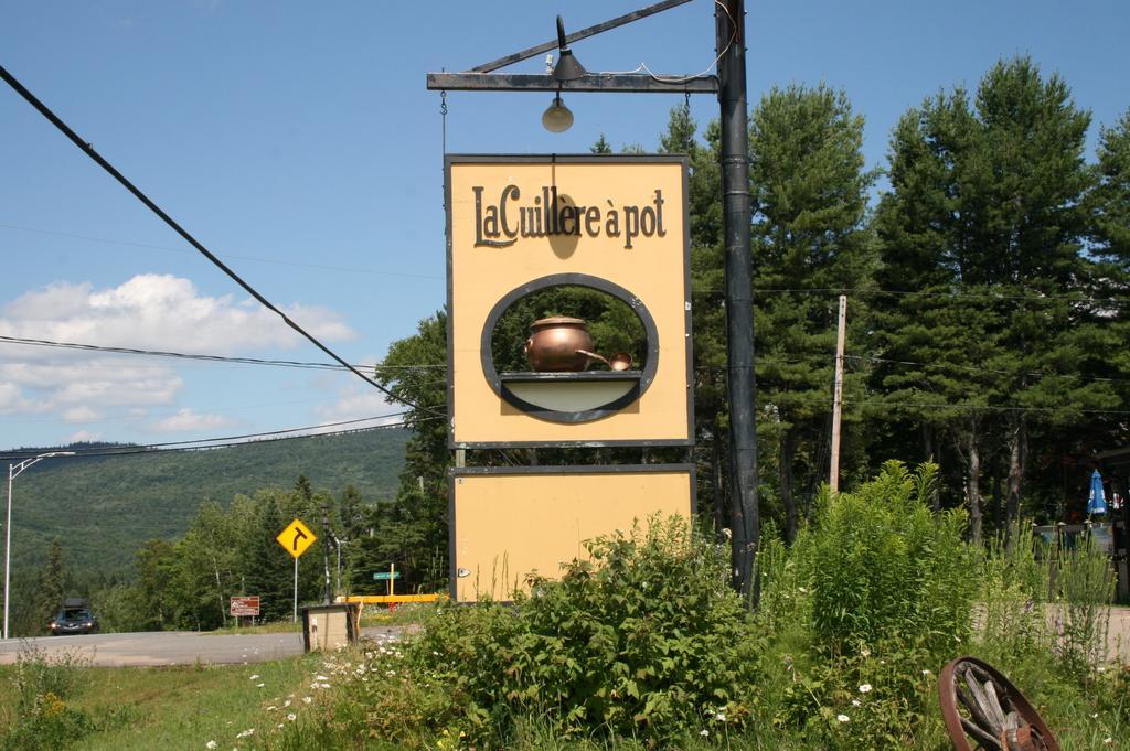La Cuillere A Pot Hotel Saint-Donat-de-Montcalm Buitenkant foto
