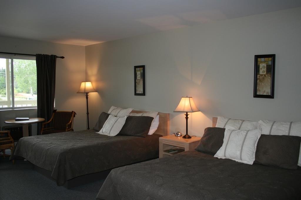 La Cuillere A Pot Hotel Saint-Donat-de-Montcalm Buitenkant foto