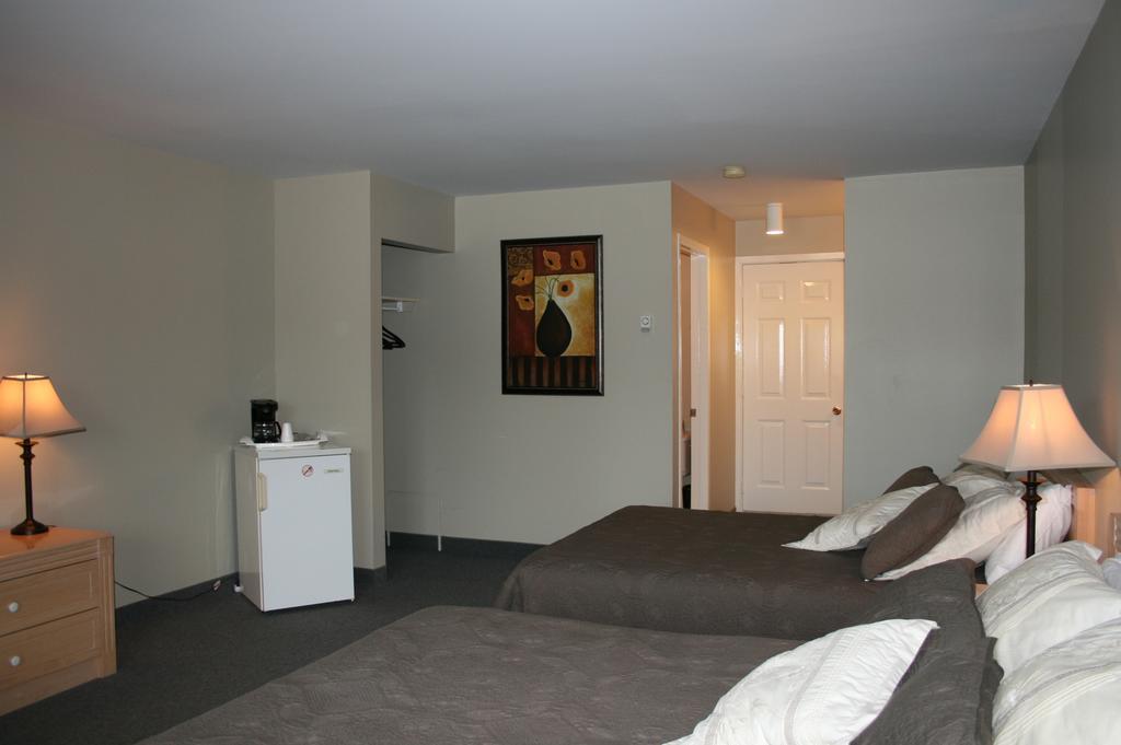 La Cuillere A Pot Hotel Saint-Donat-de-Montcalm Kamer foto