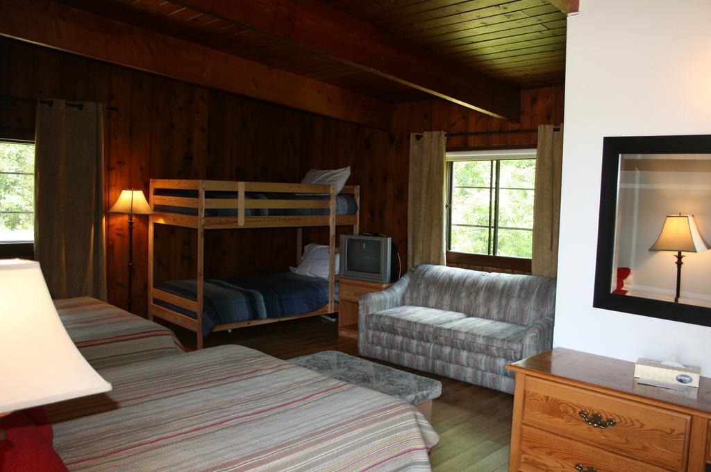 La Cuillere A Pot Hotel Saint-Donat-de-Montcalm Kamer foto